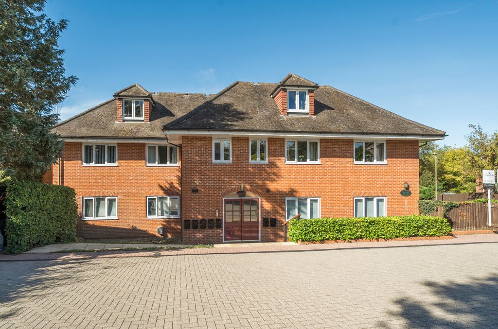 Property photo 1 of 10 1516288-8-1A08Aa8...