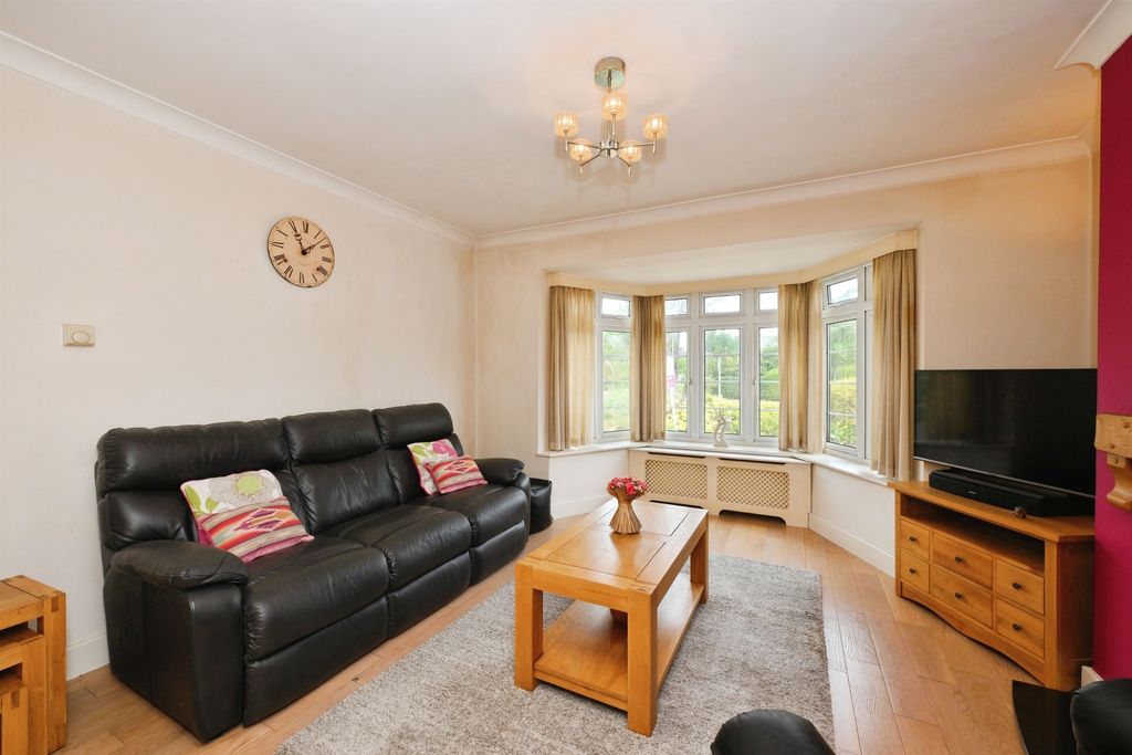 Property photo 2 of 26