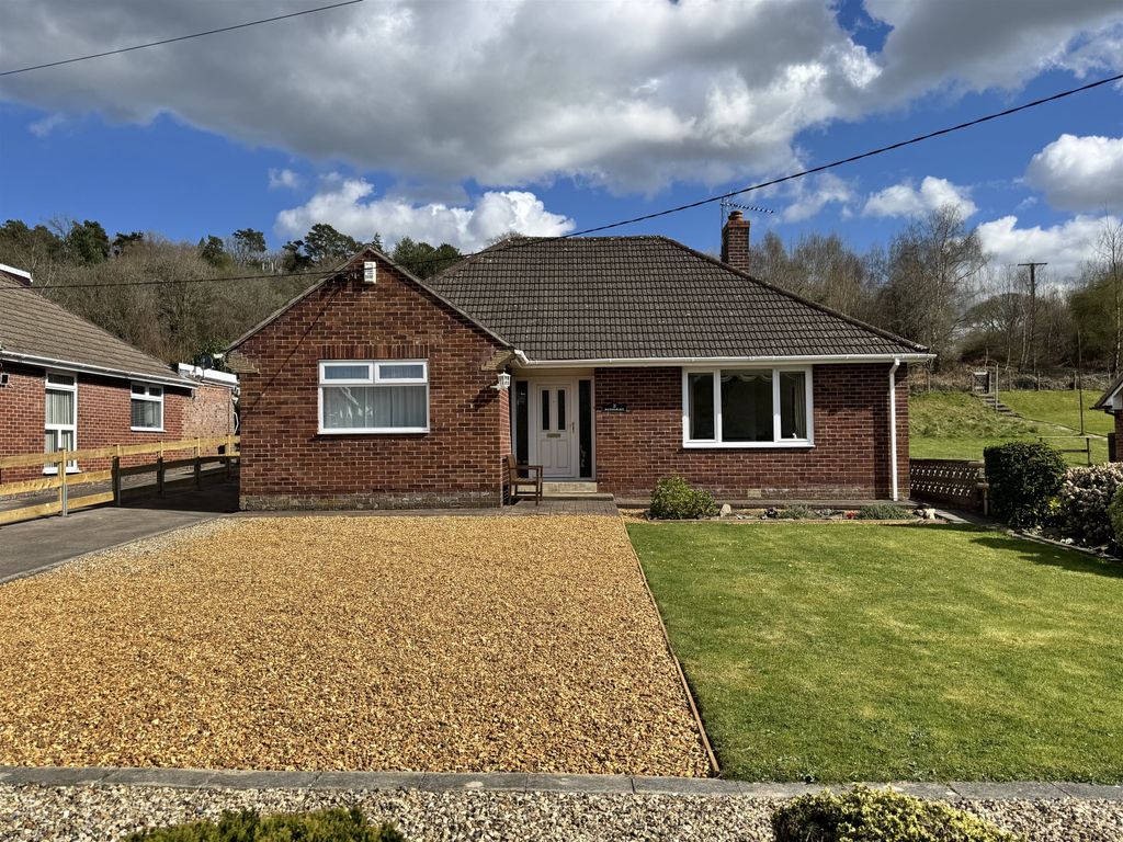 Property photo 1 of 28