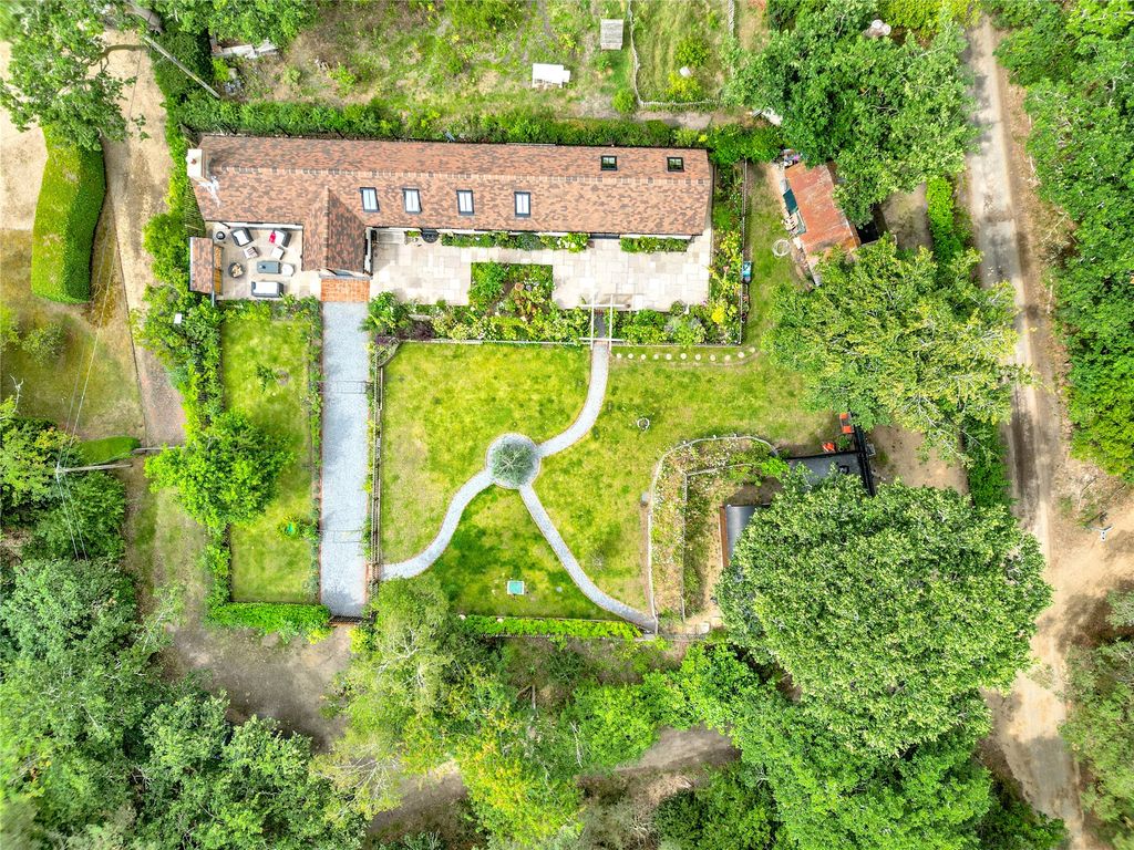 Property photo 2 of 33 Picture No. 41