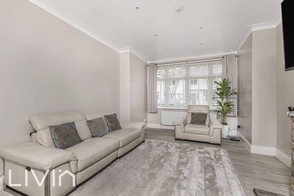 Property photo 3 of 19 Photo 3