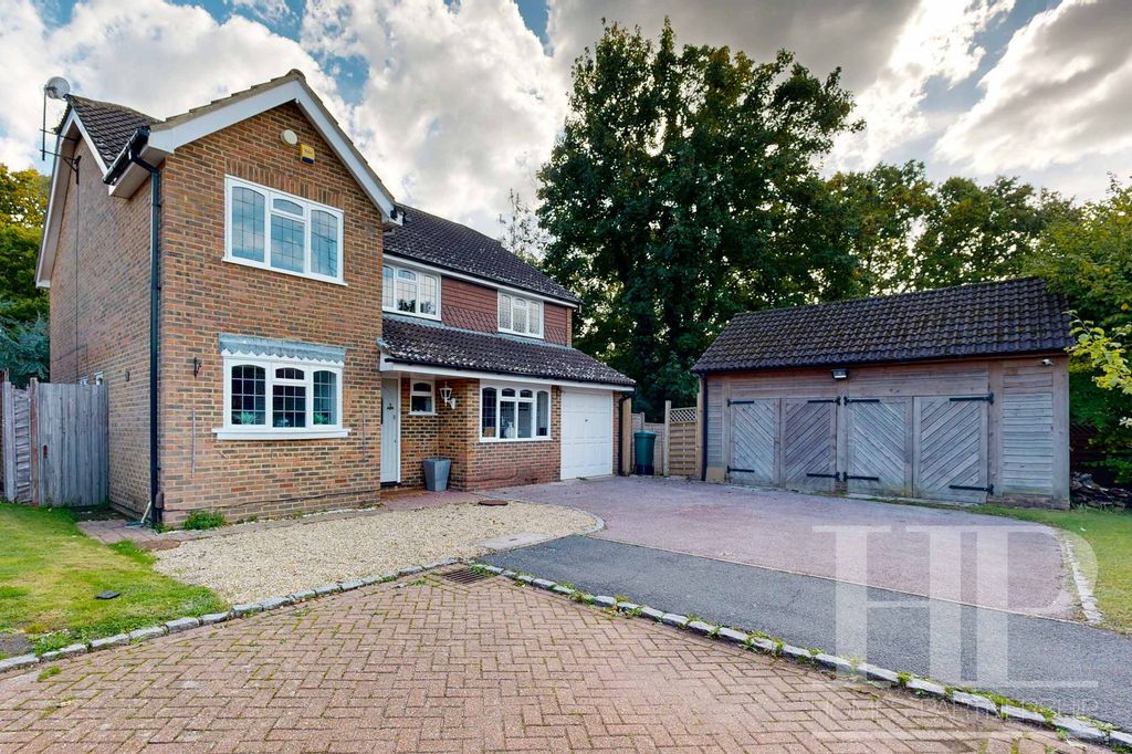 Property photo 1 of 25