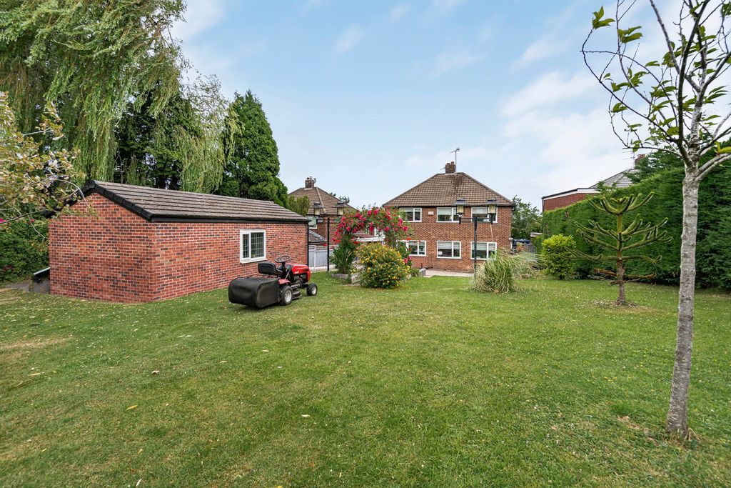 Property photo 3 of 33