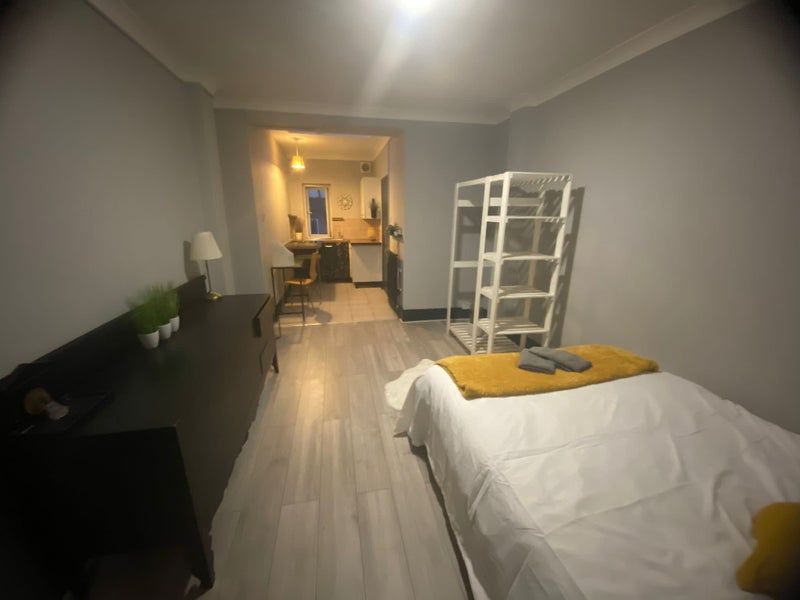 Property photo 2 of 15 Studio 1- £1000 Available 01/03/2026