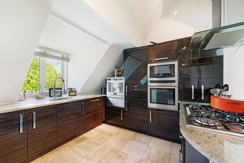 Property photo 3 of 30 Kitchen