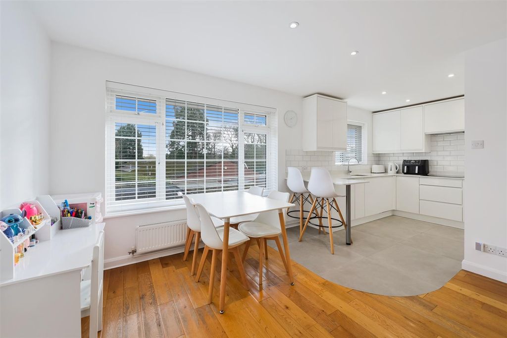 Property photo 2 of 16 Court Road, 10  (15).Jpg