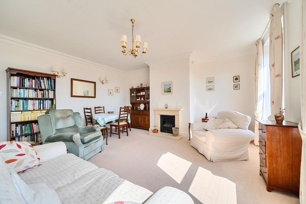 Property photo 2 of 33 1437170-12-69Cbea70B6d8B.Jpg