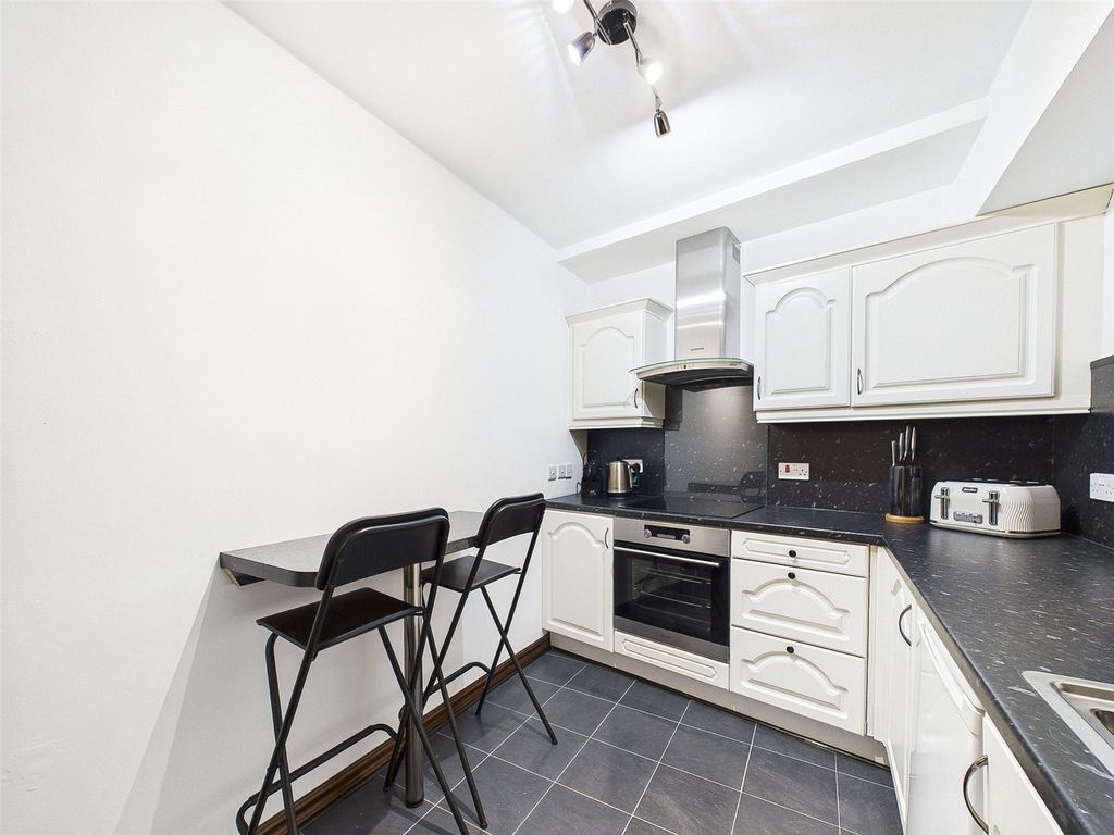 Property photo 3 of 28 Picture No. 08