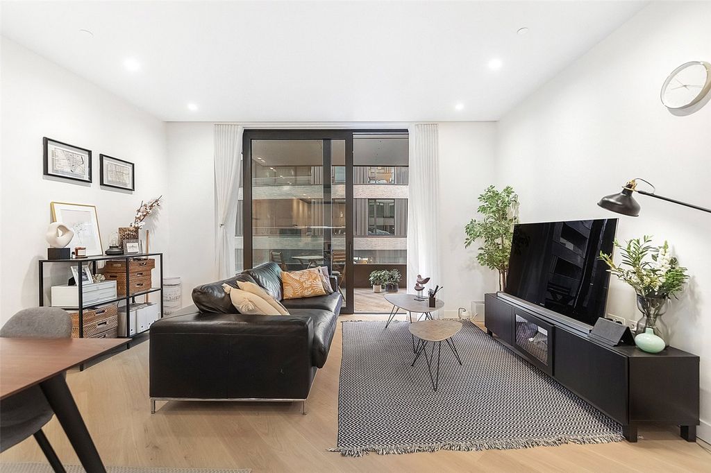 Property photo 1 of 38 Picture No. 60