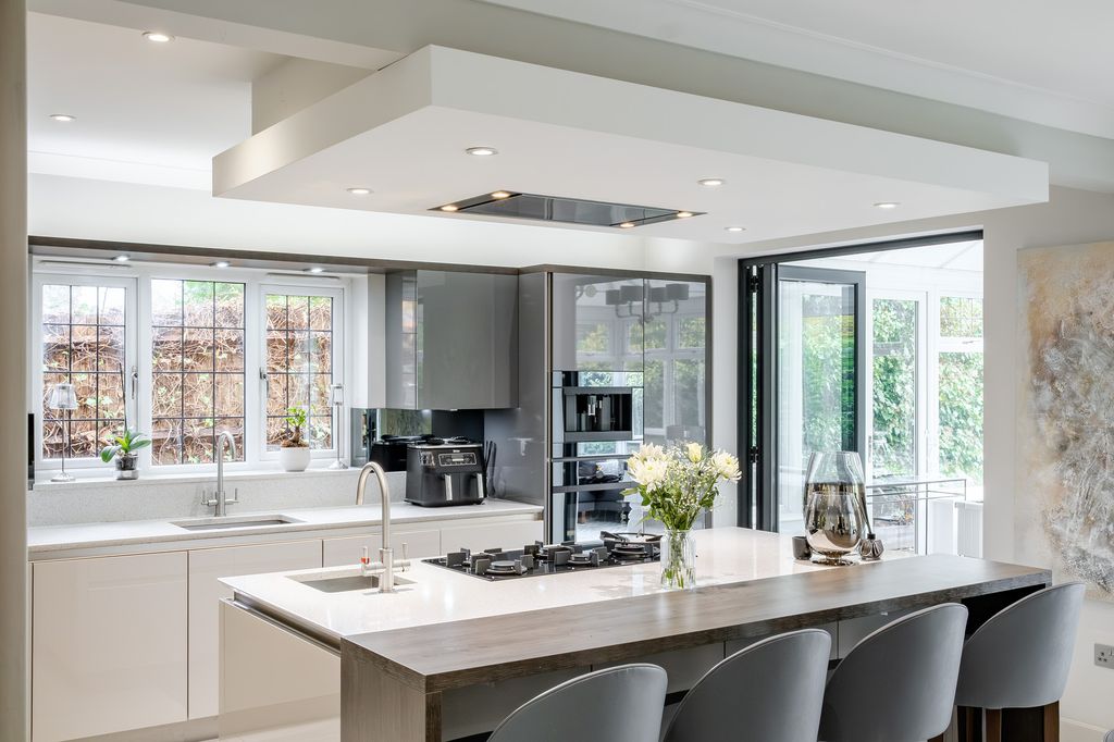 Property photo 3 of 24