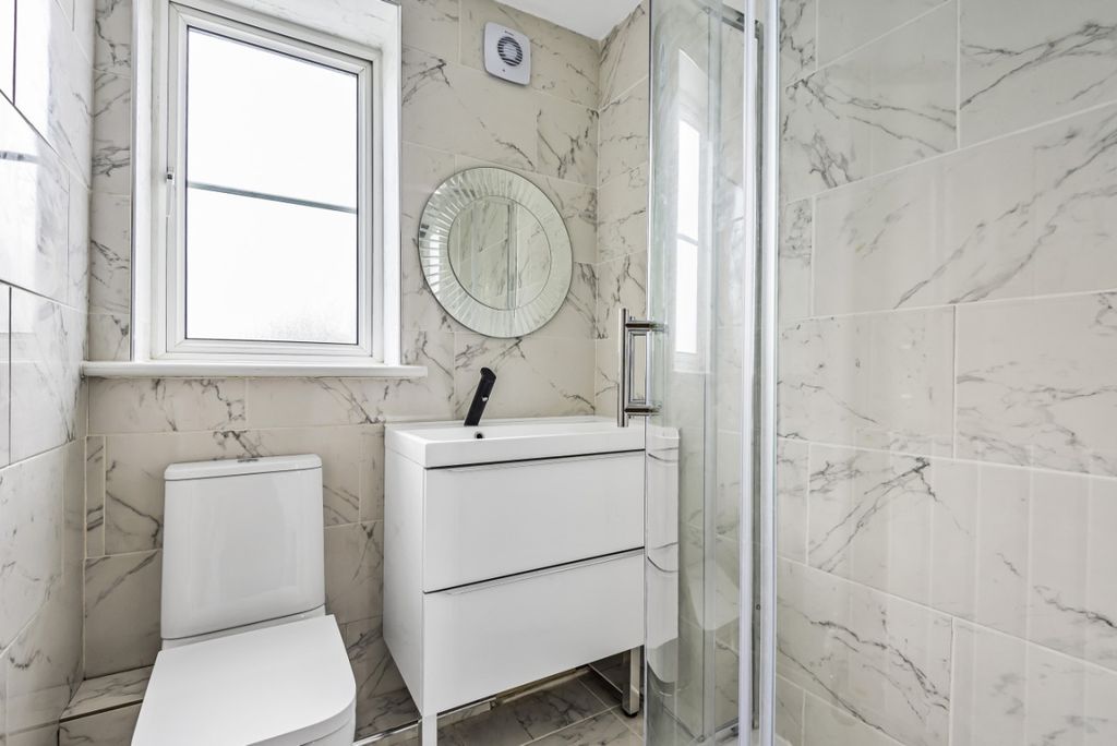 Property photo 2 of 6 916643 (5)