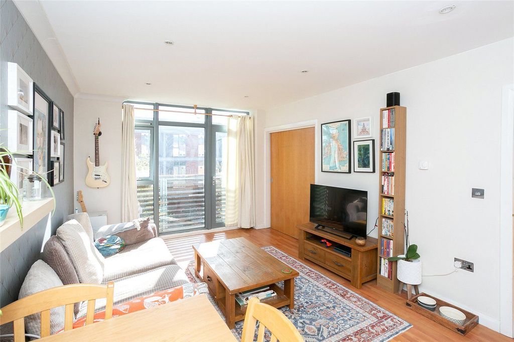 Property photo 2 of 12