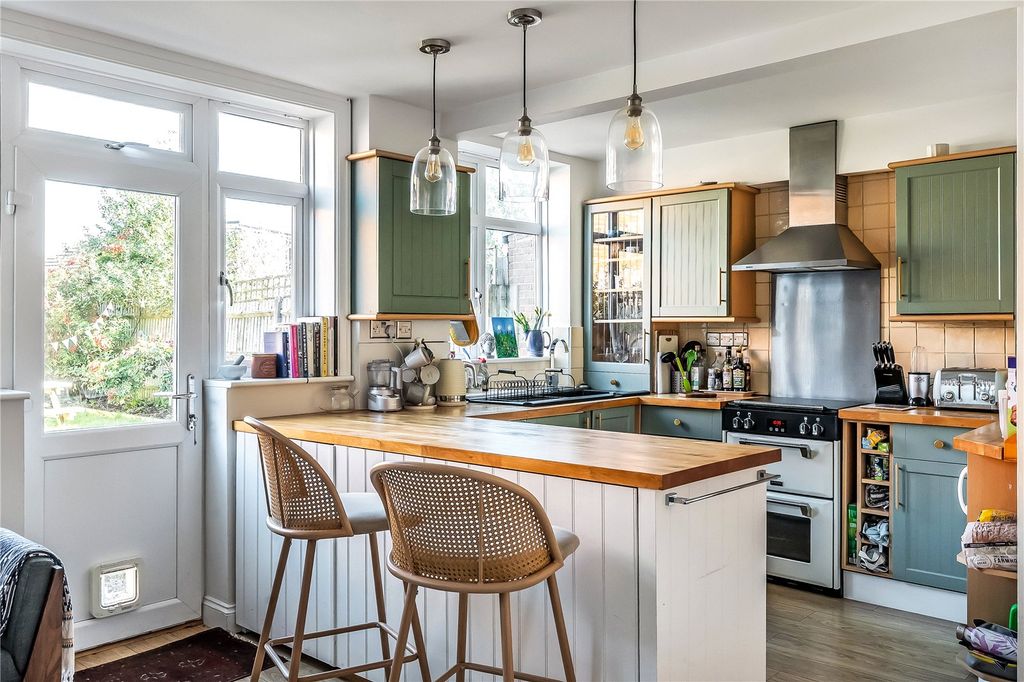 Property photo 2 of 13 Kitchen