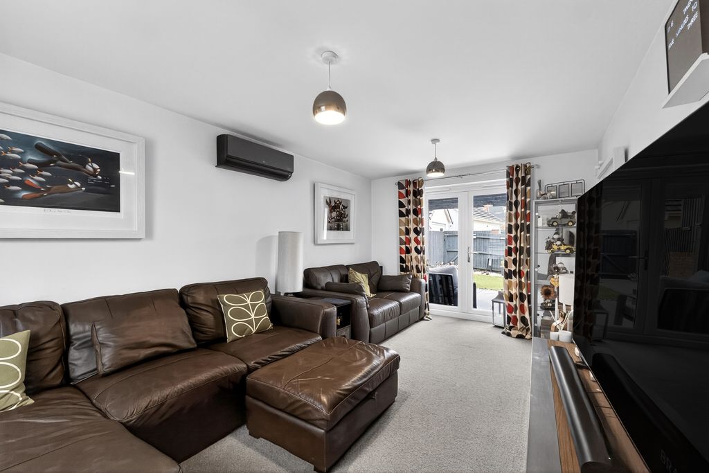 Property photo 2 of 25