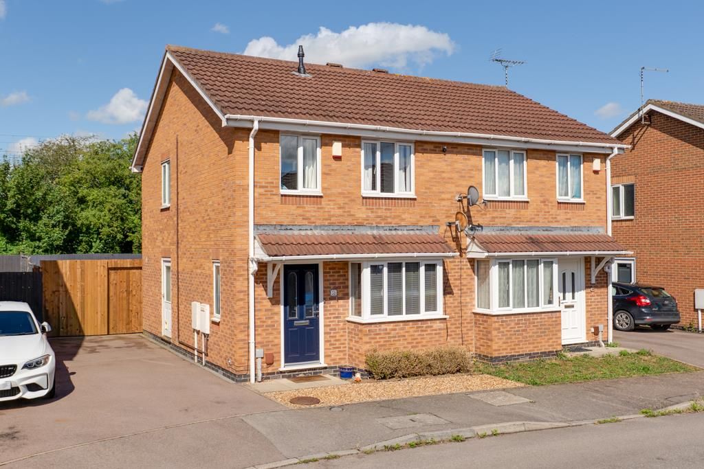Property photo 1 of 20 38 Stratfield Way, Kettering-00604.Jpg