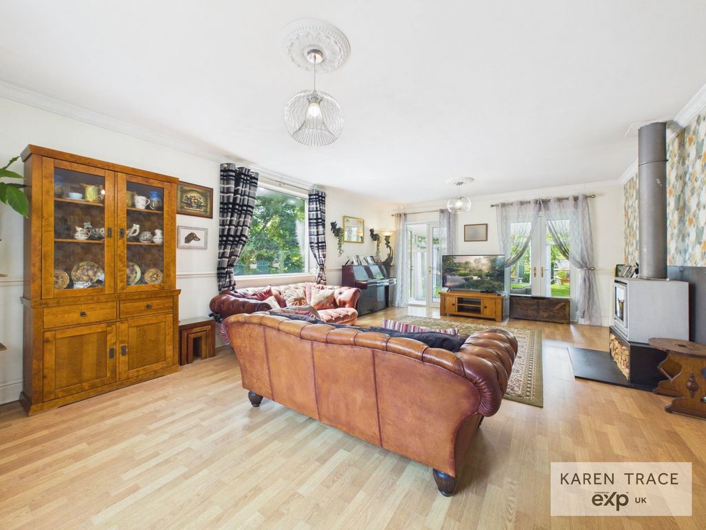 Property photo 3 of 34