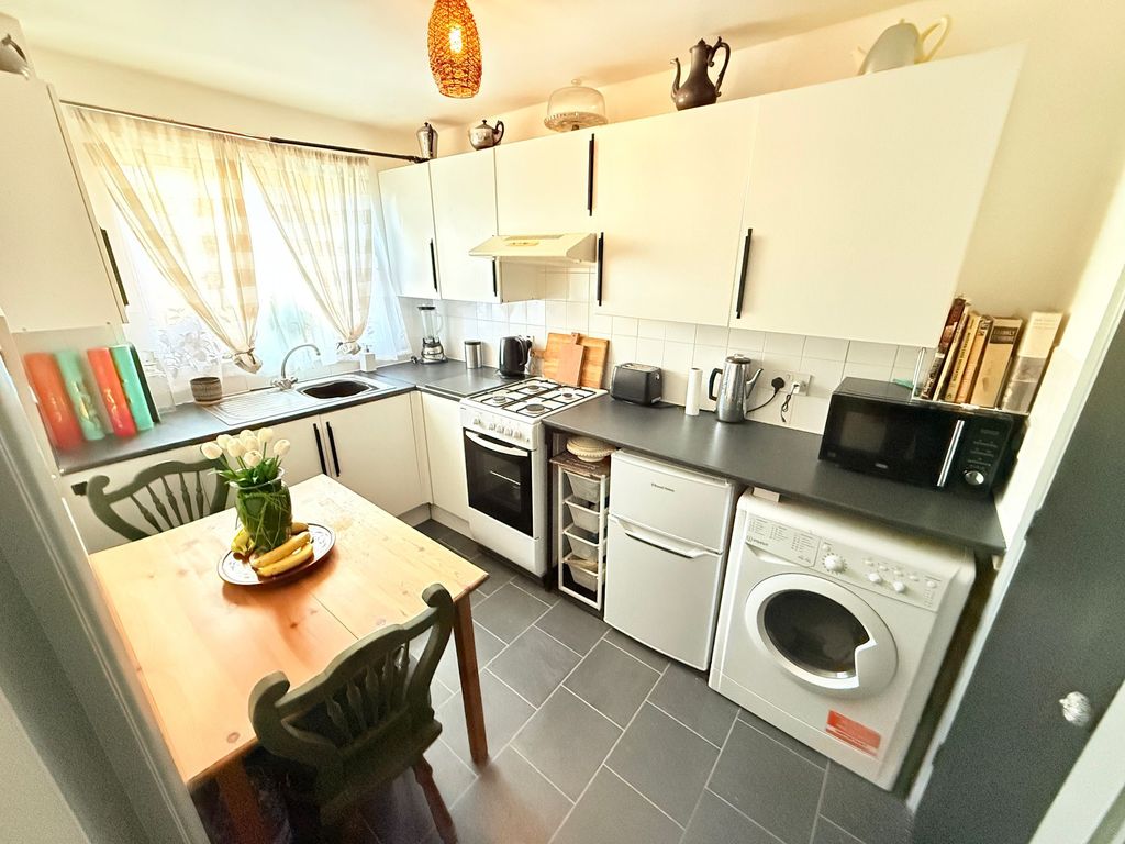 Property photo 3 of 5