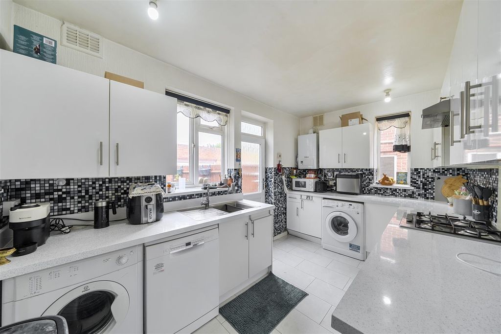 Additional image 9 of 2 bed maisonette for saleTolcarne Drive, Pinner HA5