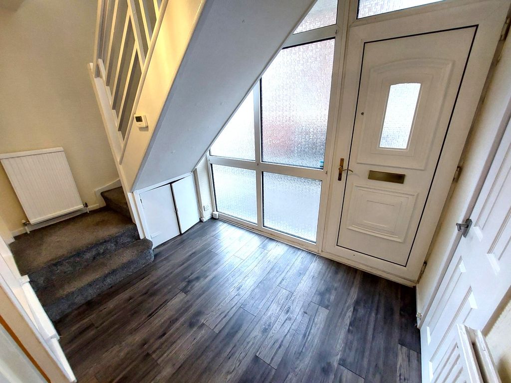 Property photo 2 of 15 25Wood11