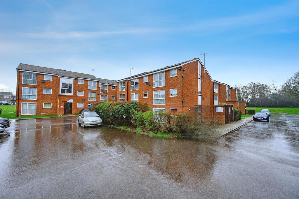 Property photo 1 of 12