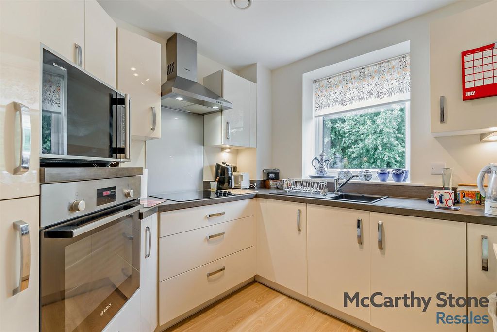 Property photo 2 of 16 Kitchen