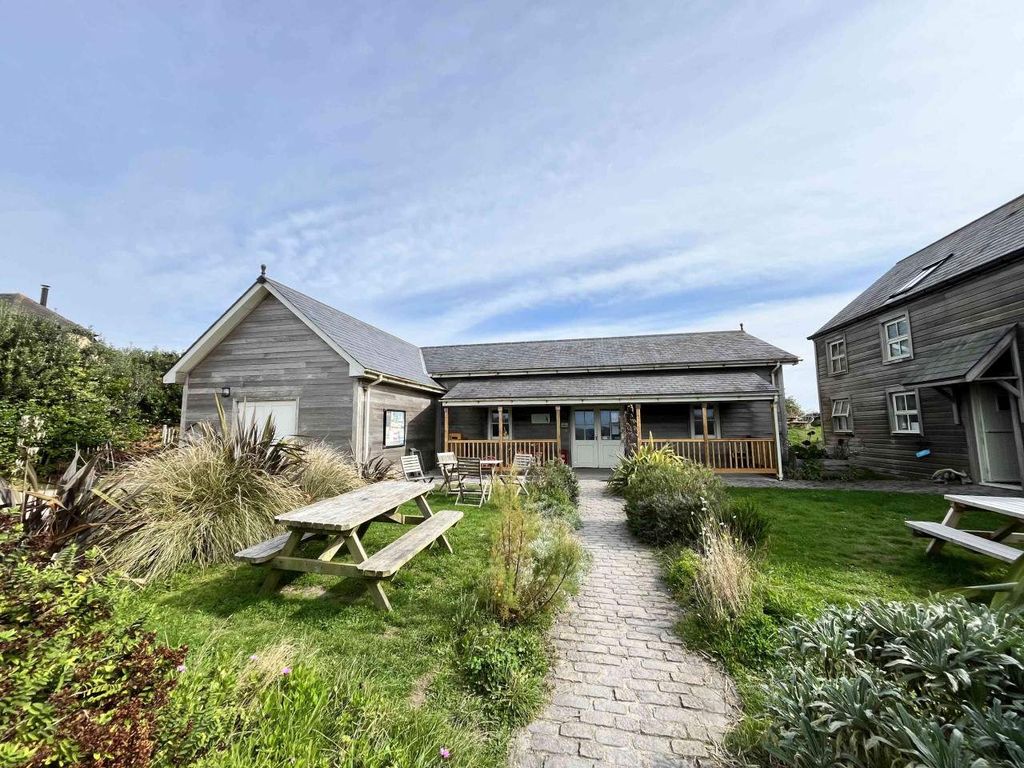 Property photo 1 of 22