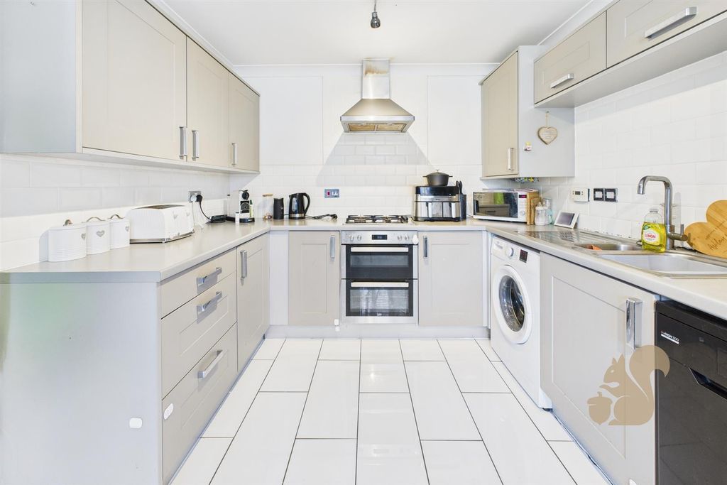 Property photo 2 of 22 Kitchen