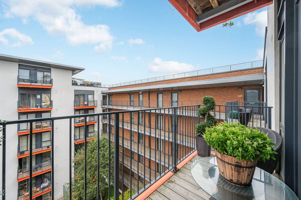 Property photo 2 of 12