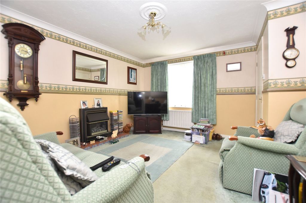 Property photo 2 of 16 Picture No. 15