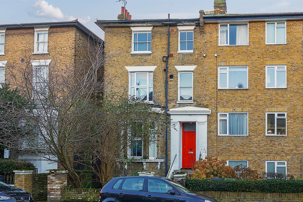 Property photo 1 of 11