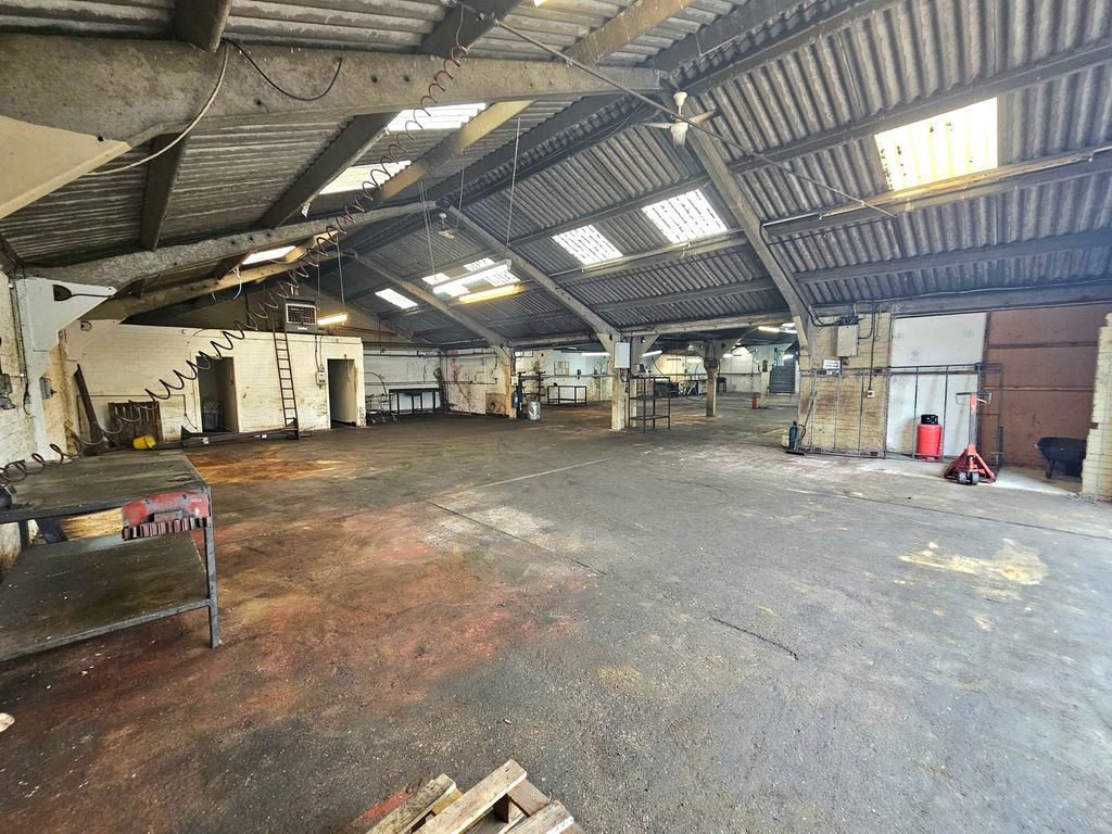 Property photo 3 of 12