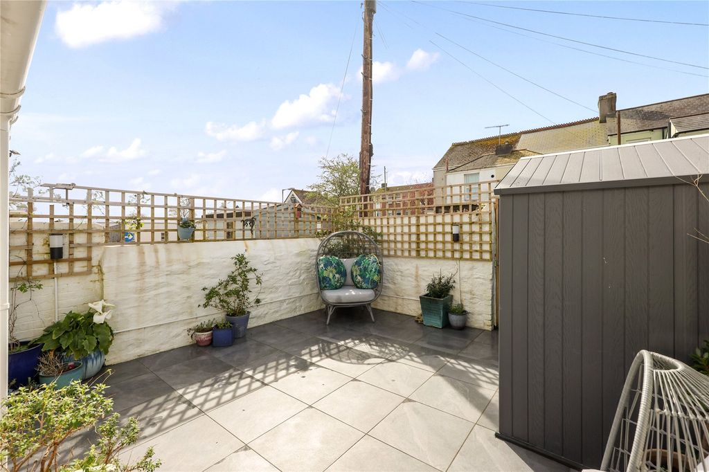 Property photo 3 of 16 Picture No. 01