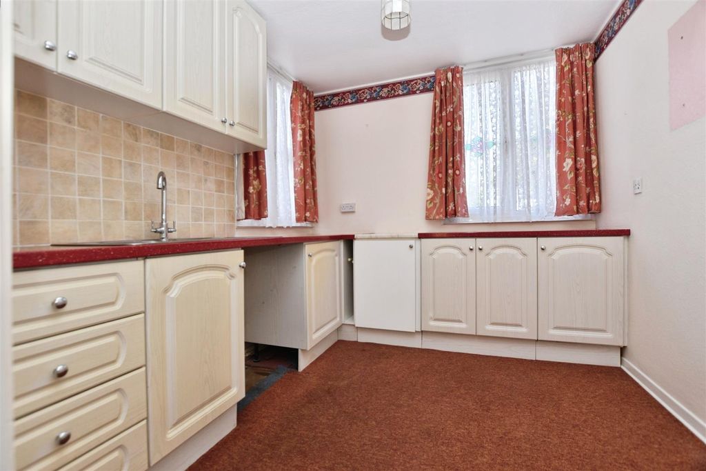 Property photo 3 of 13 Kitchen