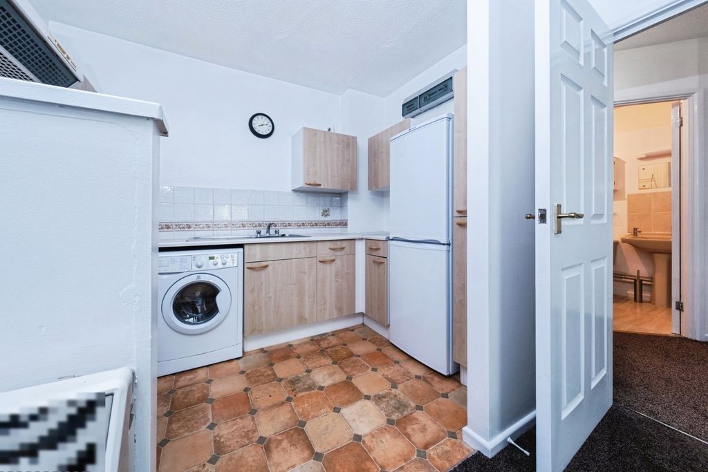 Property photo 2 of 17 Pbox-Img.Jpg