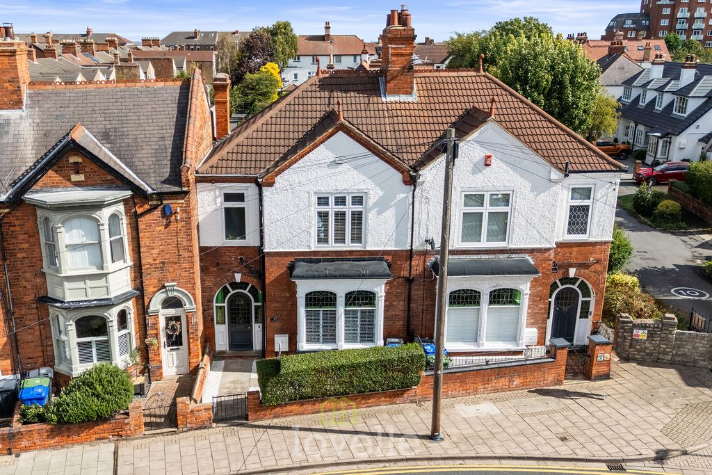 Property photo 1 of 31