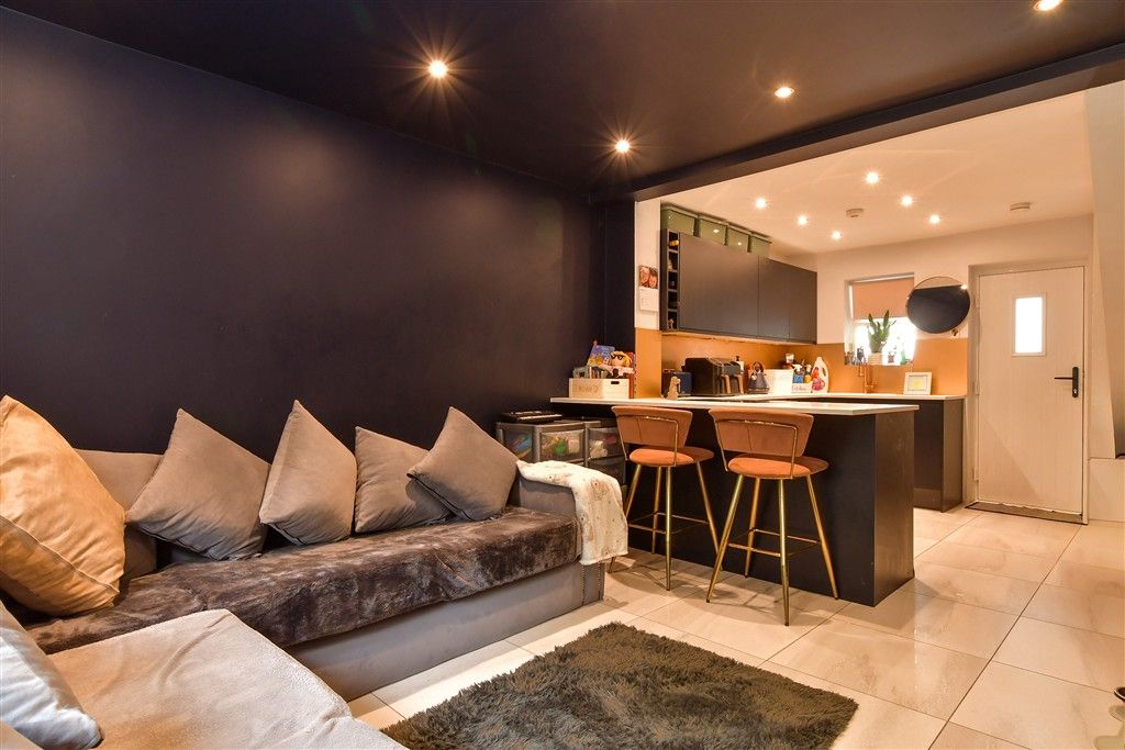 Property photo 3 of 10 Kitchen/Lounge/ Dining Area