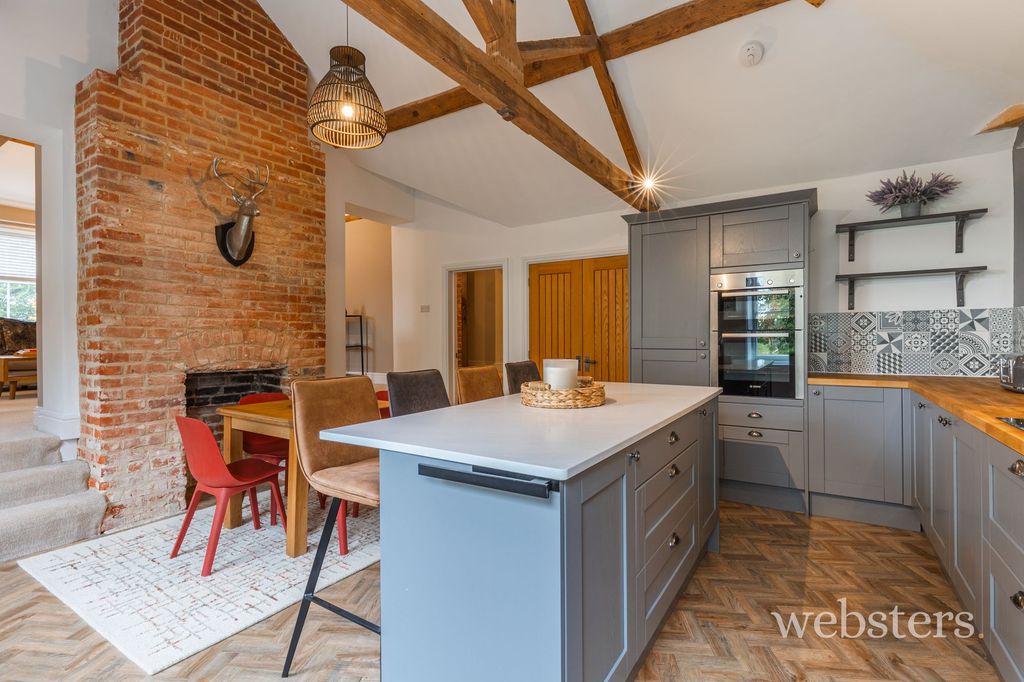 Property photo 3 of 41