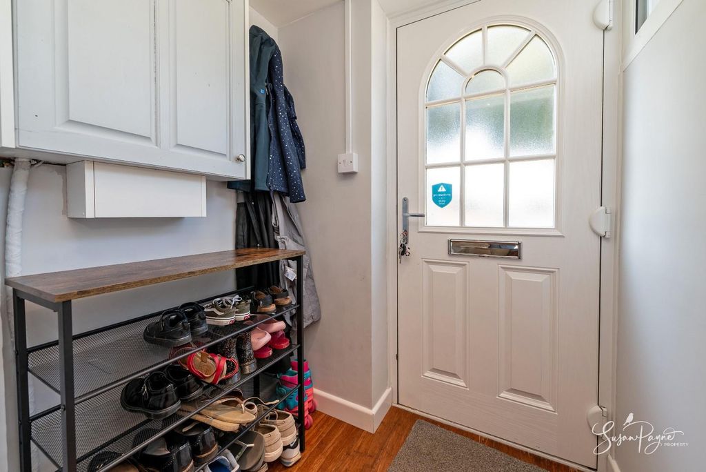 Property photo 3 of 23 Entrance Porch