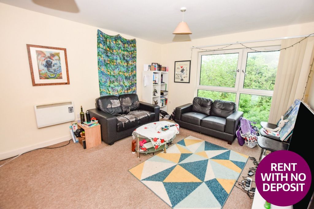 Property photo 1 of 17 Picture No. 01