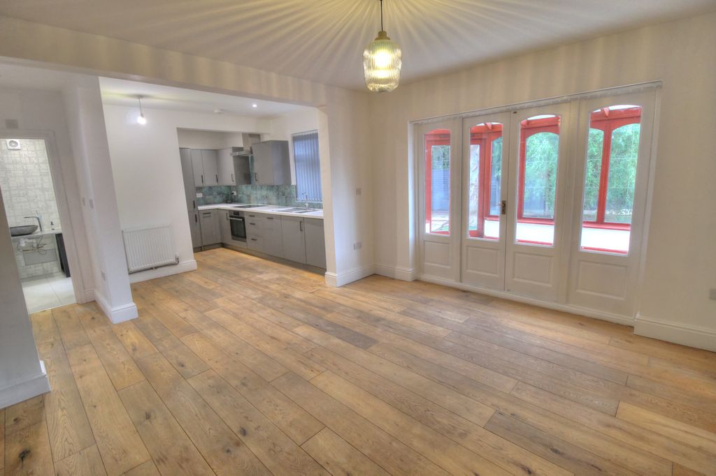 Property photo 3 of 25 Kitchen Diner