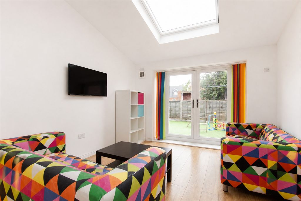 Property photo 1 of 10 Open Plan Kitchen/ L