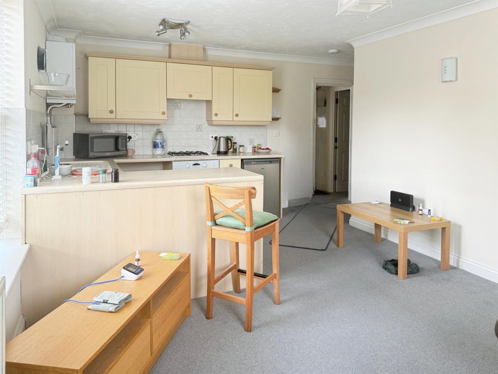 Property photo 2 of 12
