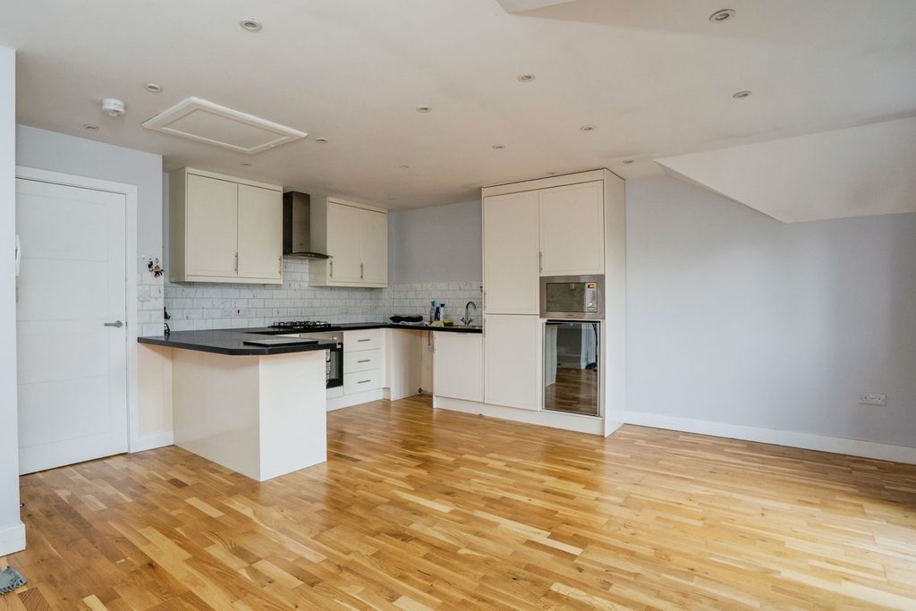 Property photo 3 of 14 Pbox-Img.Jpg