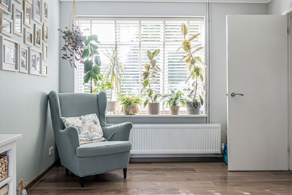 Property photo 3 of 14 Weatherthorn Living Room 2