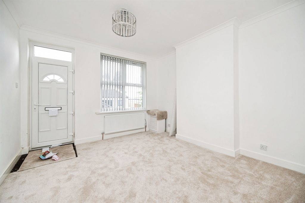 Property photo 2 of 26