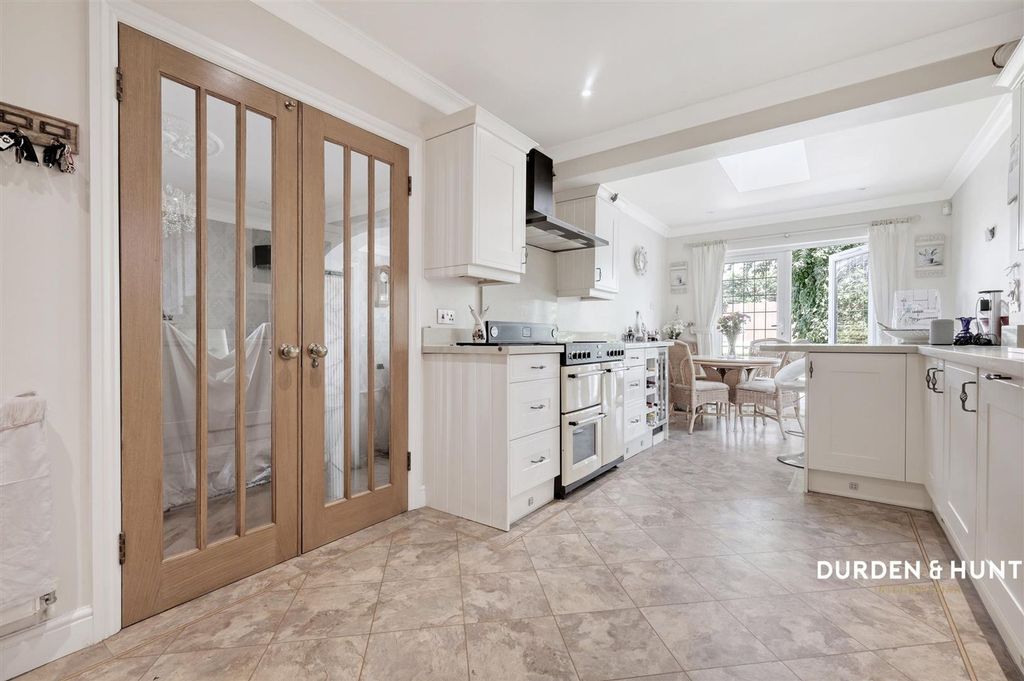 Property photo 3 of 23 Nelwyn Avenue