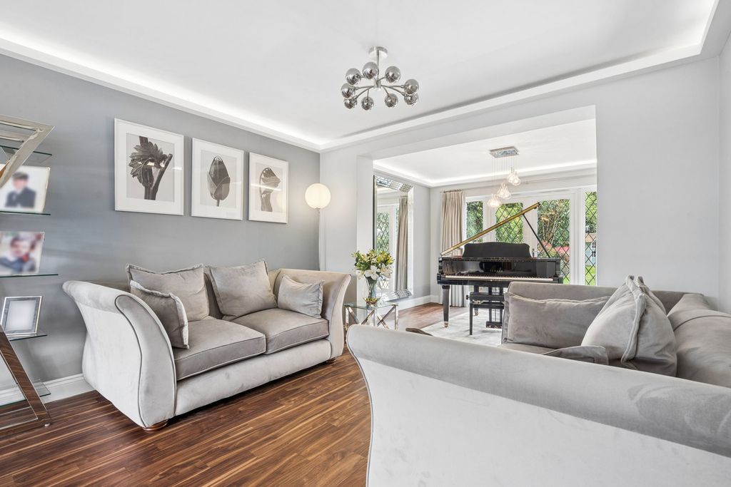 Property photo 3 of 19