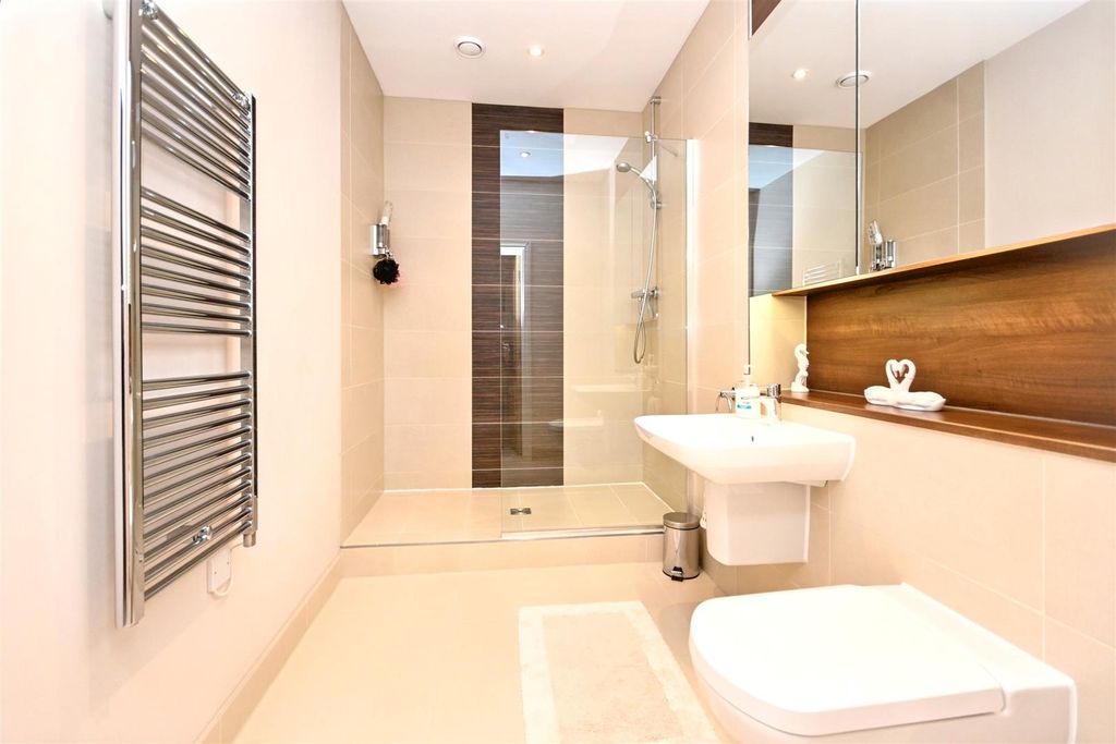 Additional image 10 of 2 bed flat for saleDarley Road, Eastbourne BN20
