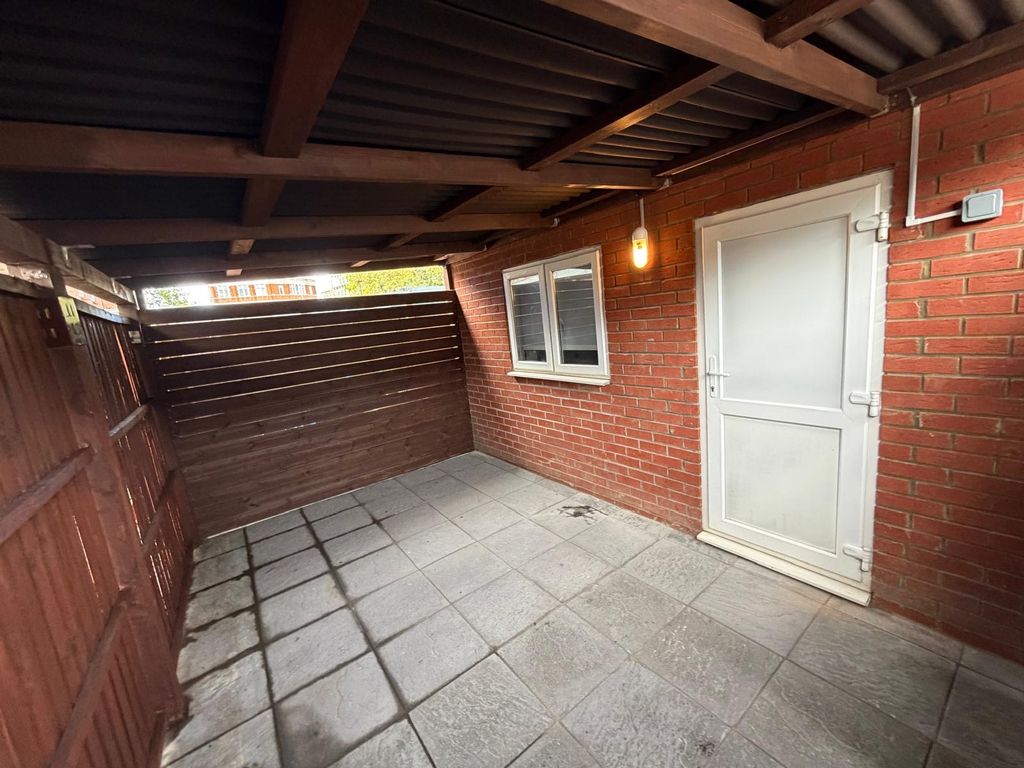 Property photo 2 of 11 F5F1Dae6-d632-49Da-93Ec-Ffe91228726B.Jpeg
