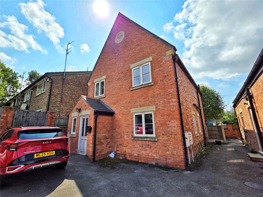 Property photo 1 of 15 External